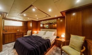 Aren-Yachting-Motoryacht-Sanref-Falcon-115-19-850x510-1