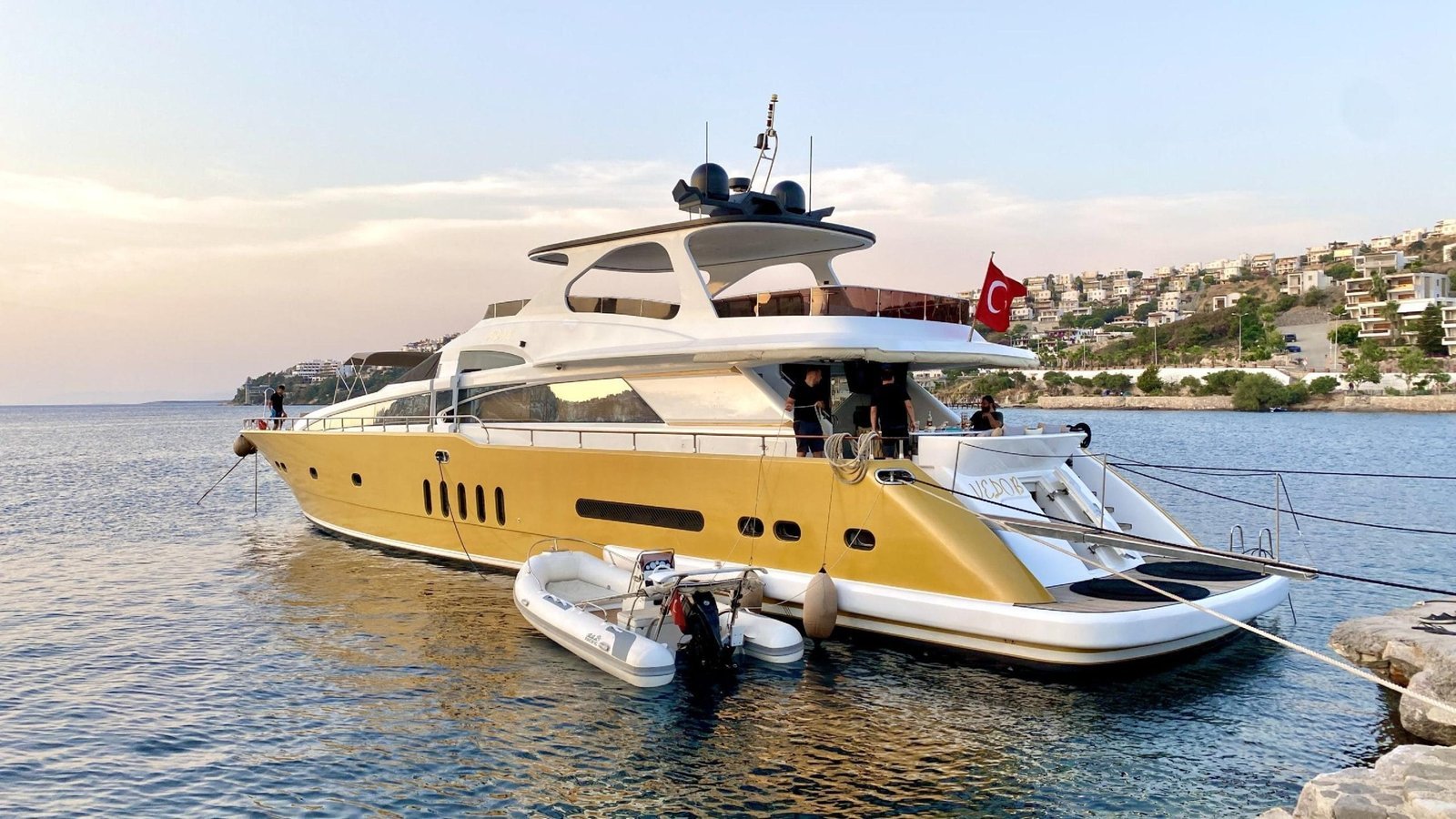Yacht – 70