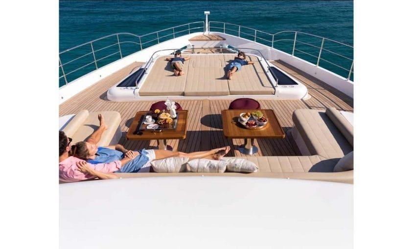 Aren-Yachting-Motor-Yacht-Mia-12-850×510-1