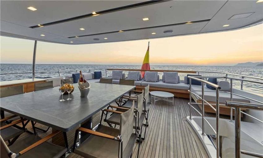 Aren-Yachting-Motor-Yacht-Takara-One-10-850×510-1