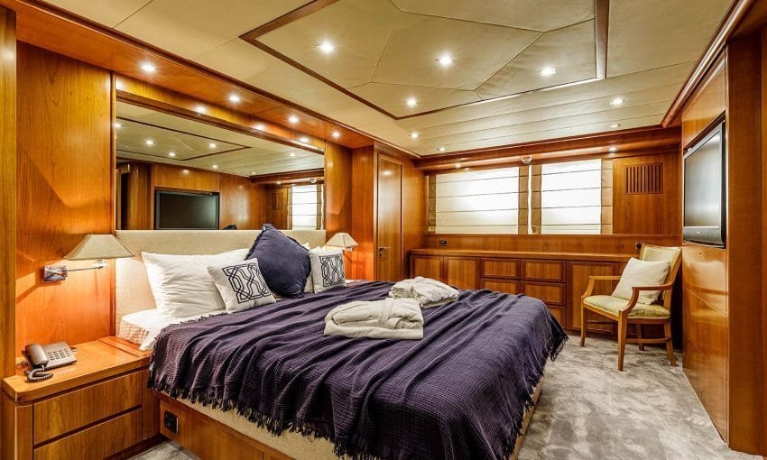 Aren-Yachting-Motoryacht-Sanref-Falcon-115-17-850×510-1