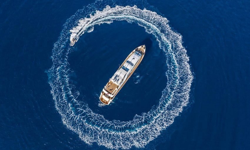 Aren-Yachting-Motoryacht-Sanref-Falcon-115-3-850×510-1