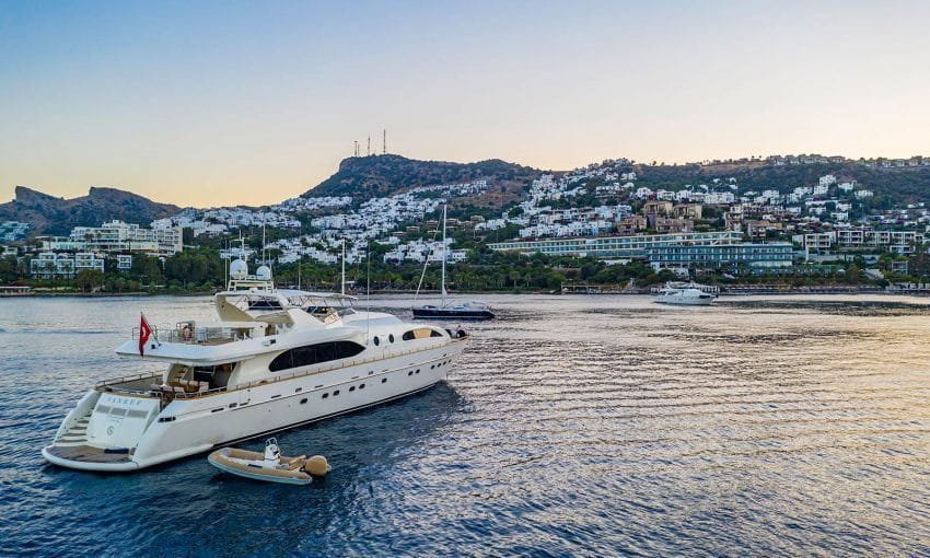 Aren-Yachting-Motoryacht-Sanref-Falcon-115-5-850×510-1