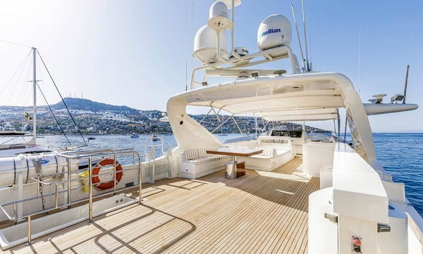 Aren-Yachting-Motoryacht-Sanref-Falcon-115-6-850×510-1