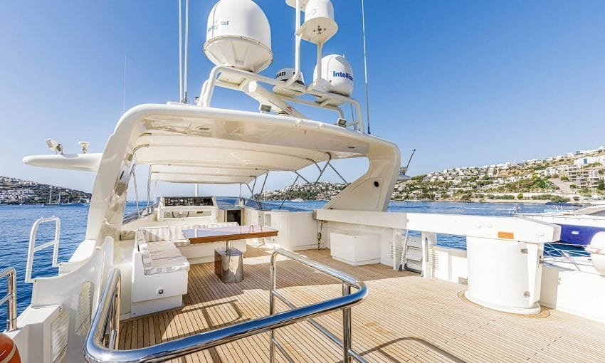 Aren-Yachting-Motoryacht-Sanref-Falcon-115-7-850×510-1