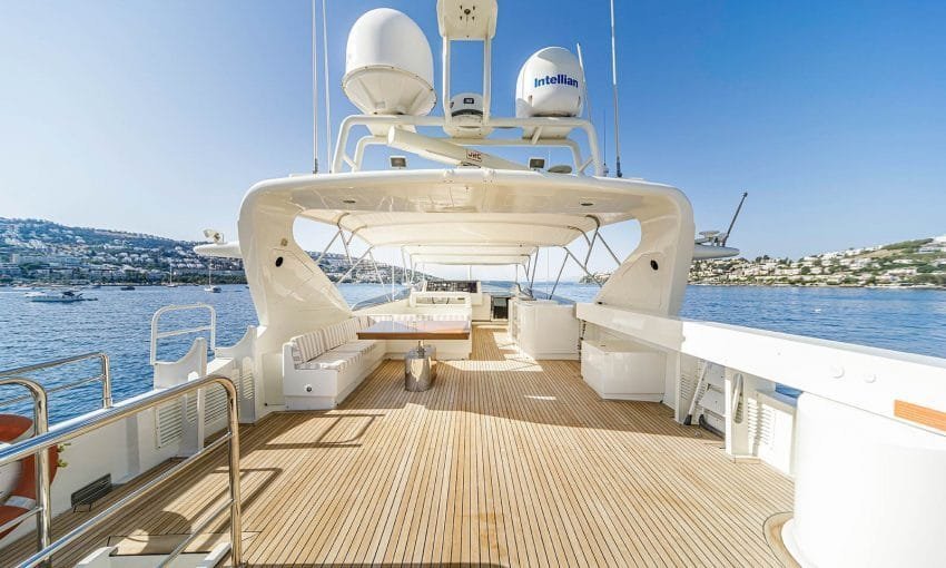 Aren-Yachting-Motoryacht-Sanref-Falcon-115-9-850×510-1