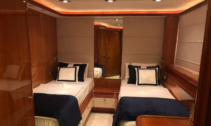 Aren-Yachting-Motoryat-Sunseeker-33-850×510-1
