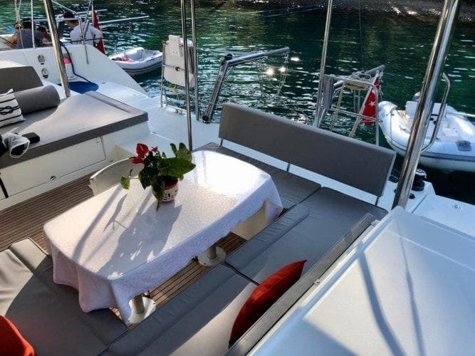 Catamaran-Yacht-Charter-Bodrum-Turkey-Lagoon-450-22-667×500-1