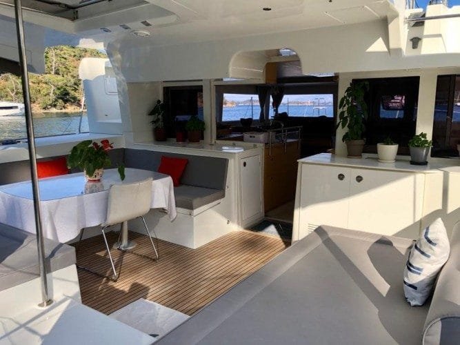 Catamaran-Yacht-Charter-Bodrum-Turkey-Lagoon-450-5-667×500-1