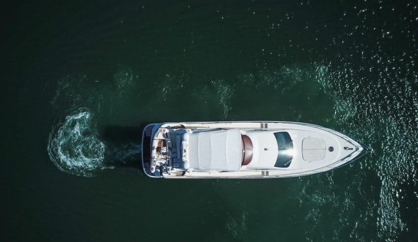 Motoryat-Azimut-68-Evolution-11-850×493-1