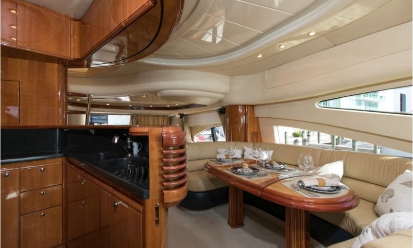 Motoryat-Azimut-68-Evolution-13-850×510-1