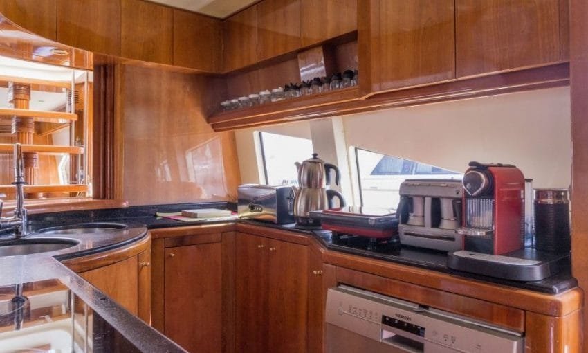 stoli-azimut-85-motor-yacht-18-1024-576-850×510-1 – Kopya