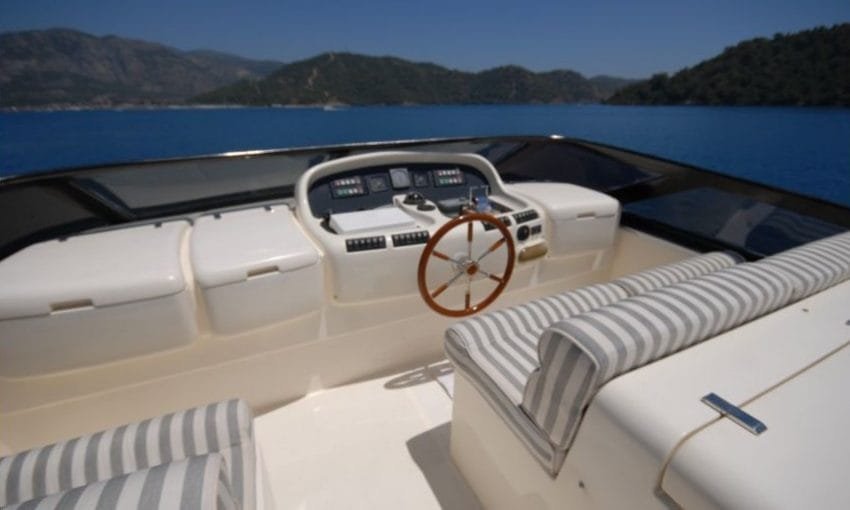 stoli-azimut-85-motor-yacht-47-1024-576-850×510-1 – Kopya